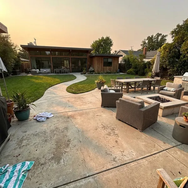 Concrete patio and walkway in Washington DC